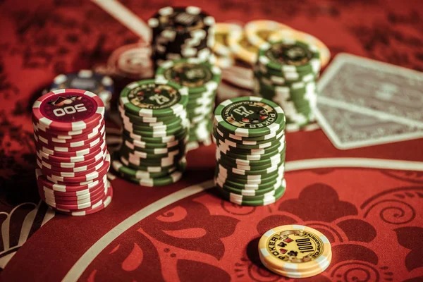 Joker Gaming slot interface on qq999bet login showing reel layout